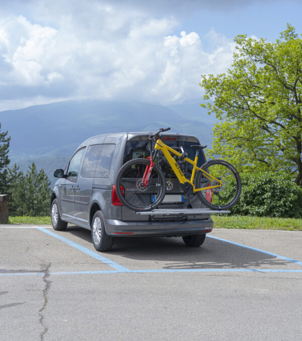 Suport biciclete Menabo Cobra 3 Plus pentru 3 biciclete cu prindere pe haion - imagine 4
